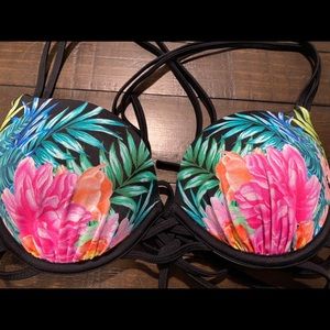 🏖 🆕Super cute NWT 34B push up Bikini top 👙
